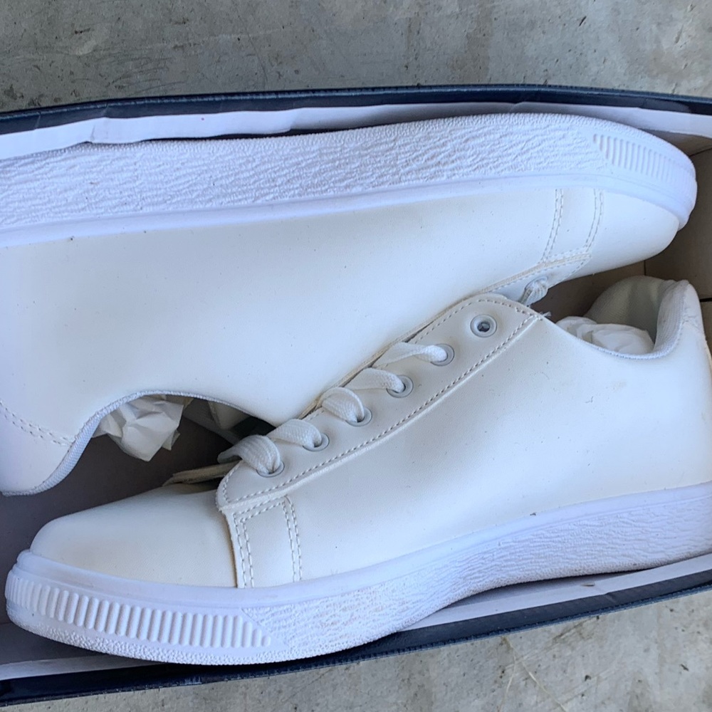 Women white sneakers